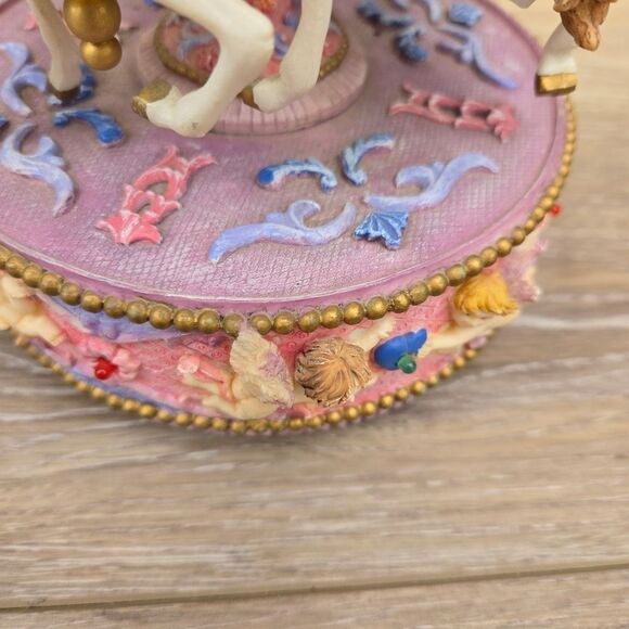Beautiful Collectible Carousel That Lights Up With Use Of Batteries And Winds Up - Picture 11 of 15